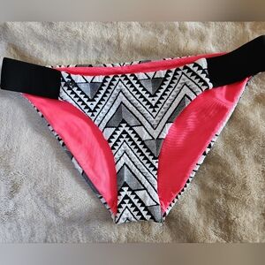 Maaji Bold Pink and Black Reversible Bikini Bottoms NWT